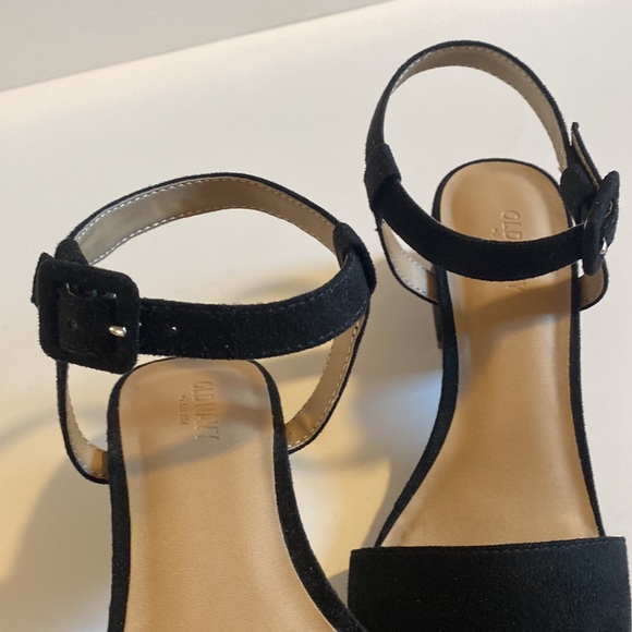✨BRAND NEW✨ OLD NAVY BLACK FAUX SUEDE SANDALS WITH SHORT HEEL - Picture 11 of 11
